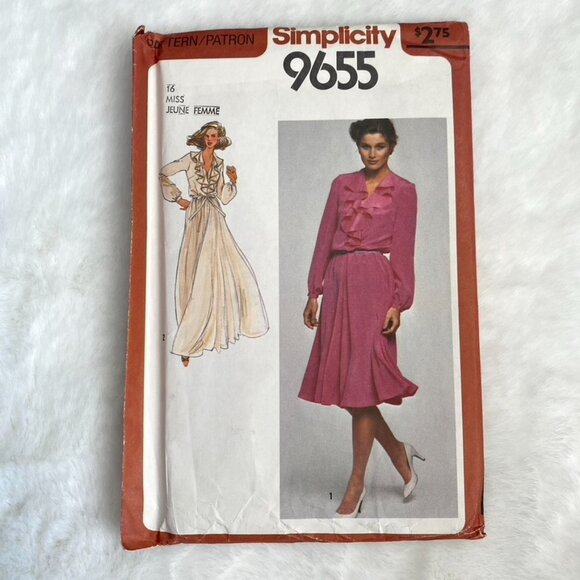 2 Simplicity Sewing Patterns - Picture 2 of 5